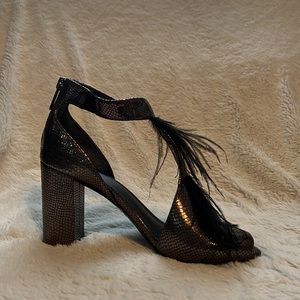 Franco Sarto A-Olivette Leather and Feather Metallic Peep-toe heels. Size 7.5